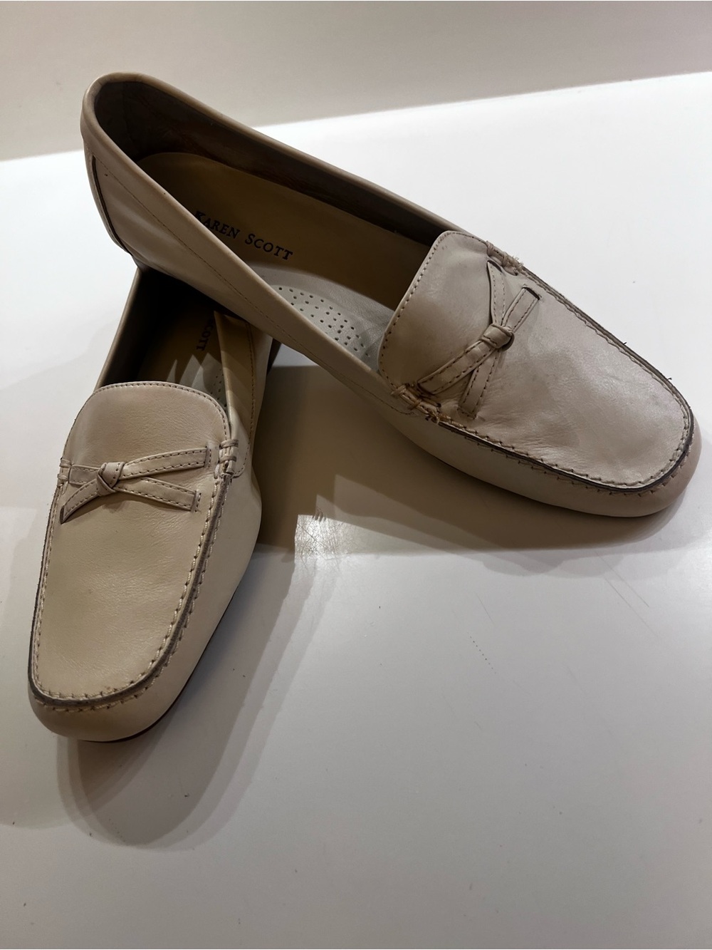 KAREN SCOTT “WENDY” SIZE 8.5 M CREAM LEATHER UPPERS LOAFER FLAT SHOES NWOT
